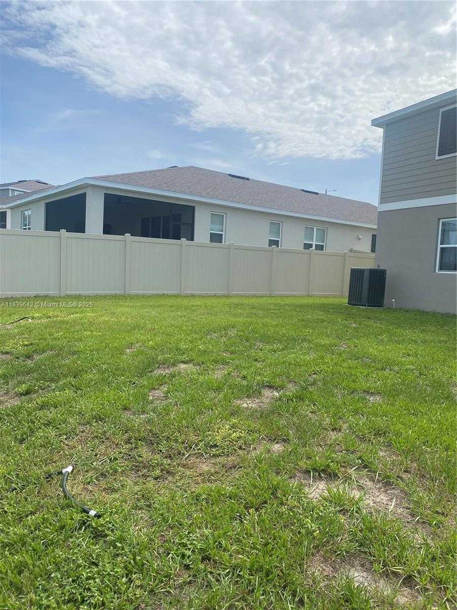 Small Image of 856 NORTH EAST GRIFFON AVE, Other City - In The State Of Florida Number 22