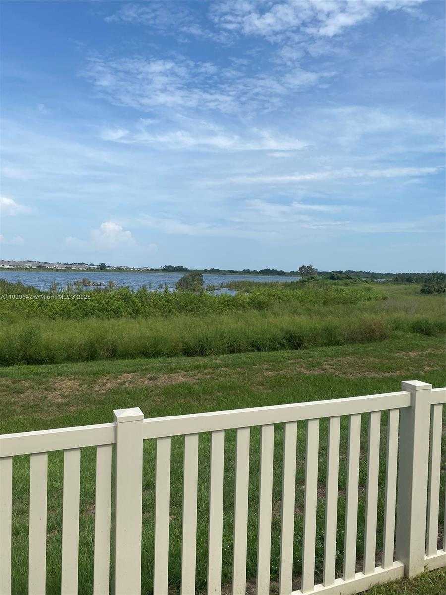Small Image of 856 NORTH EAST GRIFFON AVE, Other City - In The State Of Florida Number 24