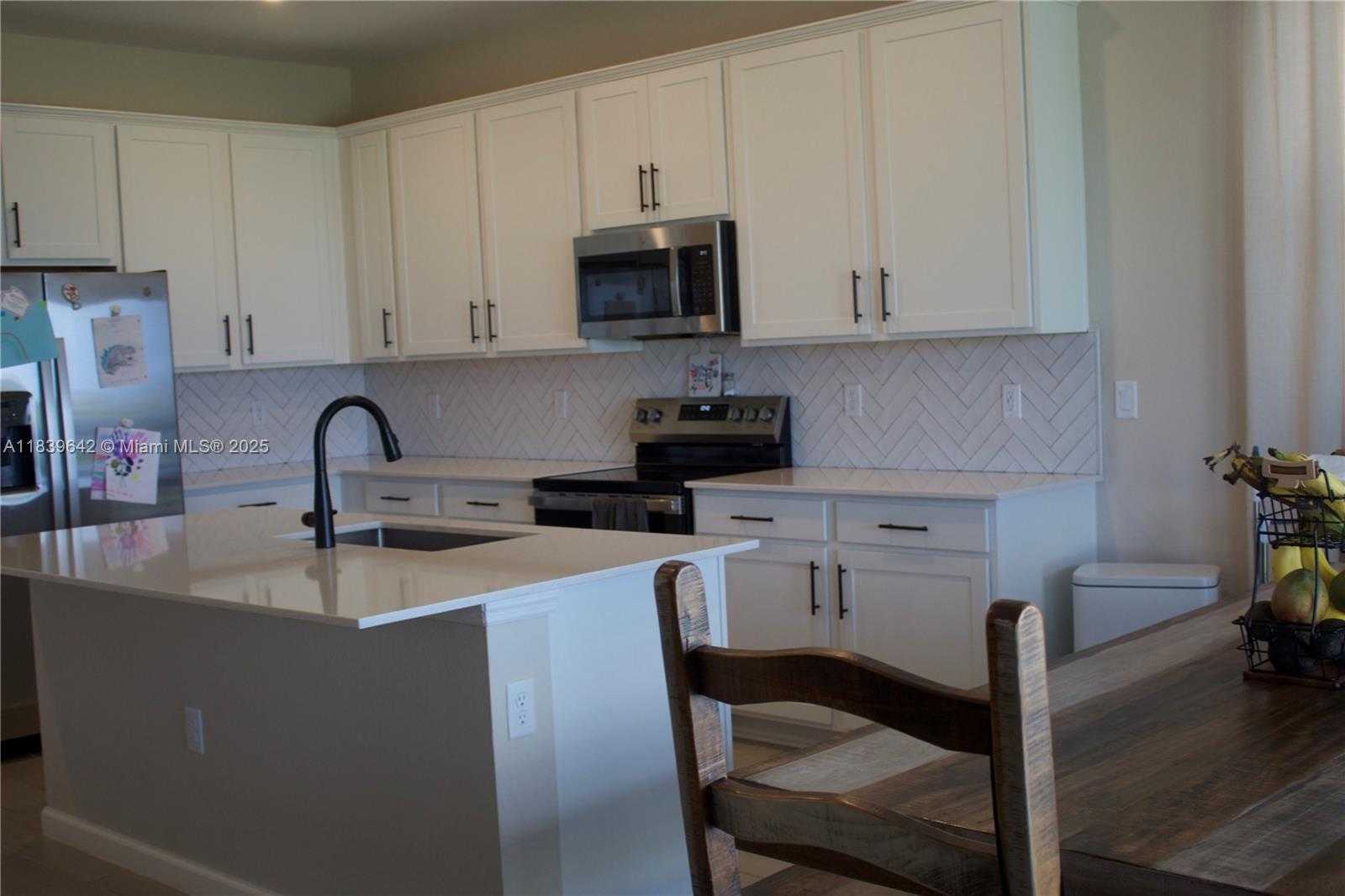 Small Image of 856 NORTH EAST GRIFFON AVE, Other City - In The State Of Florida Number 6