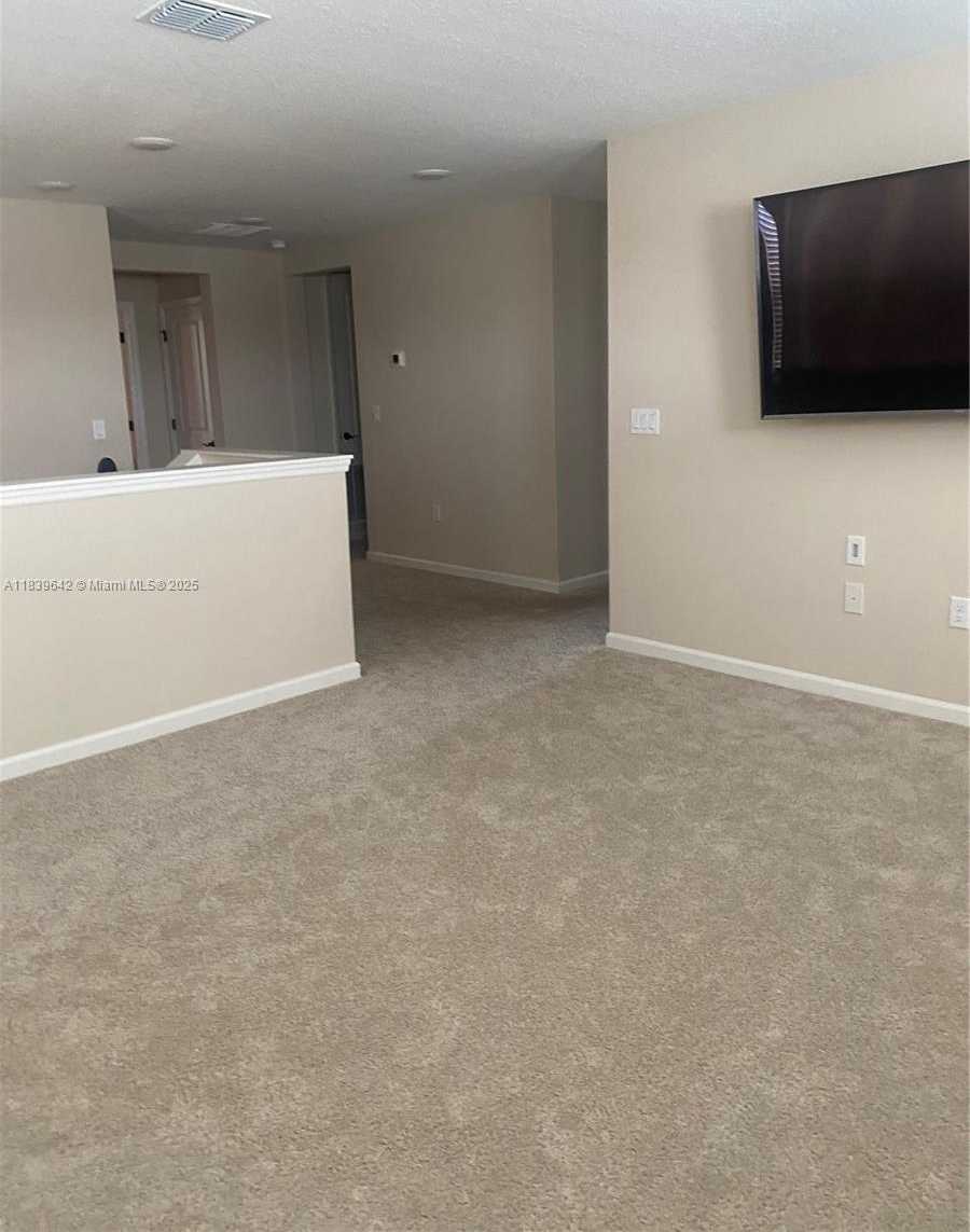 Small Image of 856 NORTH EAST GRIFFON AVE, Other City - In The State Of Florida Number 9