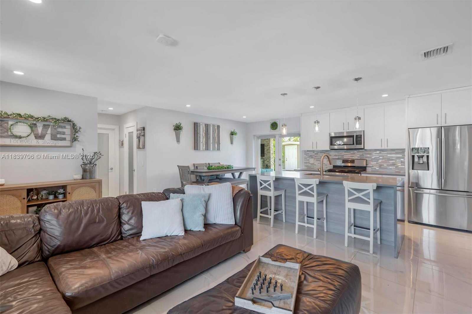 Small Image of 11940 NORTH WEST 33RD ST, Sunrise Number 10