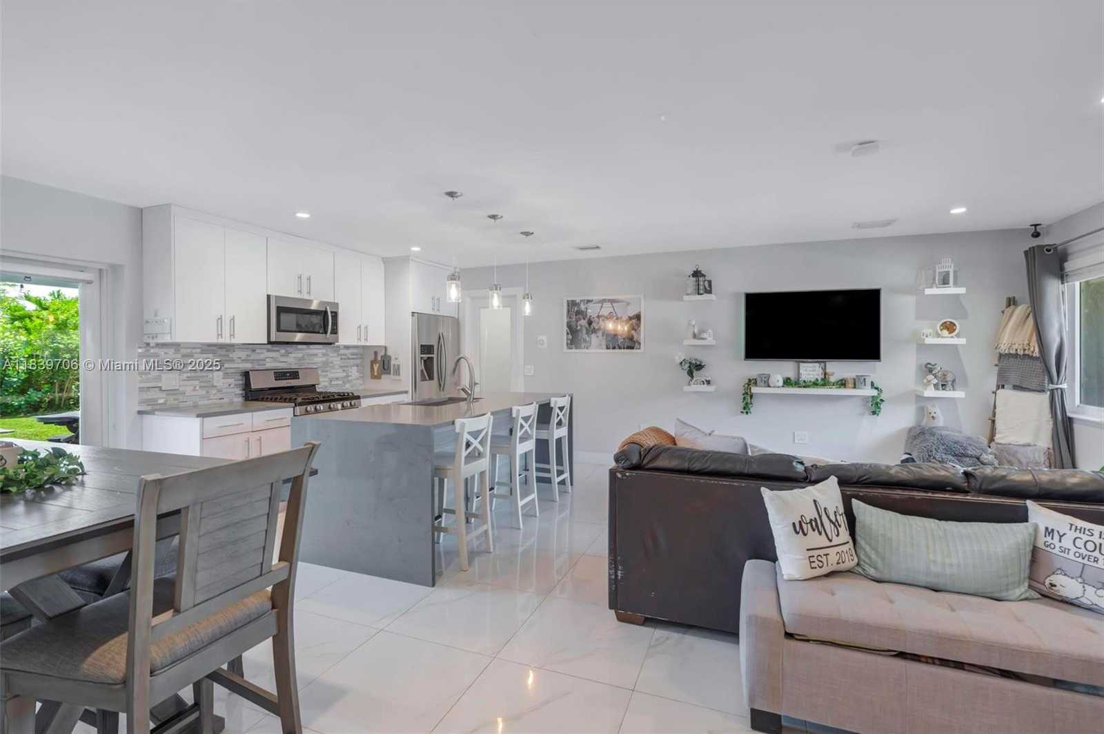 Small Image of 11940 NORTH WEST 33RD ST, Sunrise Number 12