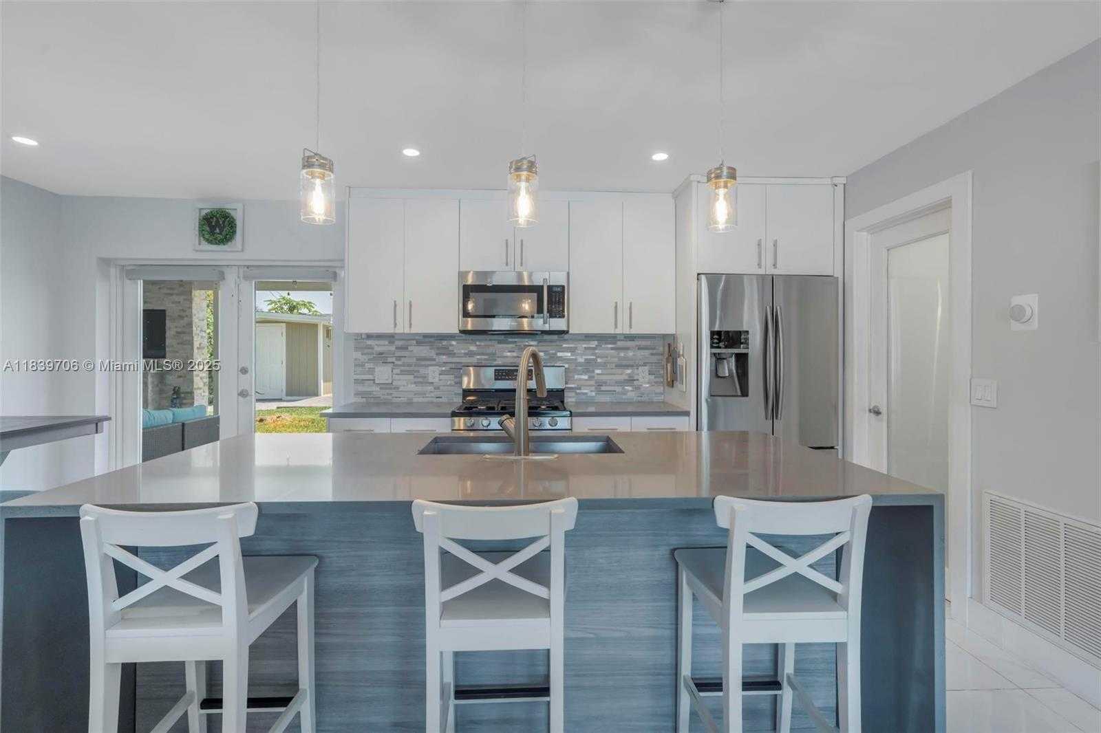 Small Image of 11940 NORTH WEST 33RD ST, Sunrise Number 5