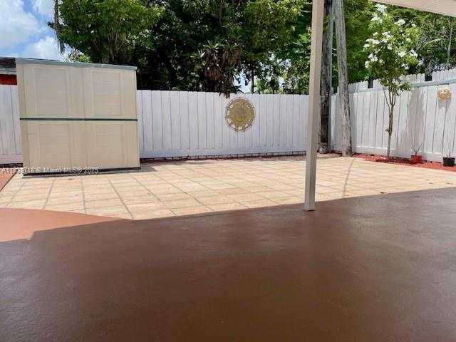 Small Image of 330 WEST 40TH PL, Hialeah Number 16