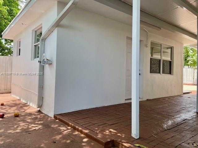 Small Image of 330 WEST 40TH PL, Hialeah Number 18