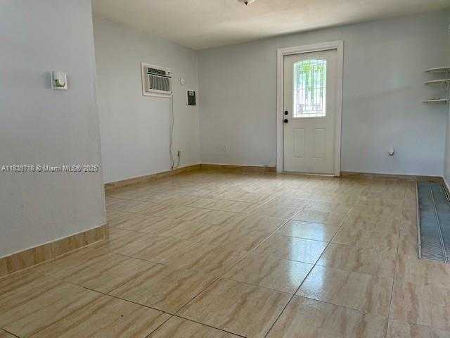 Small Image of 330 WEST 40TH PL, Hialeah Number 19