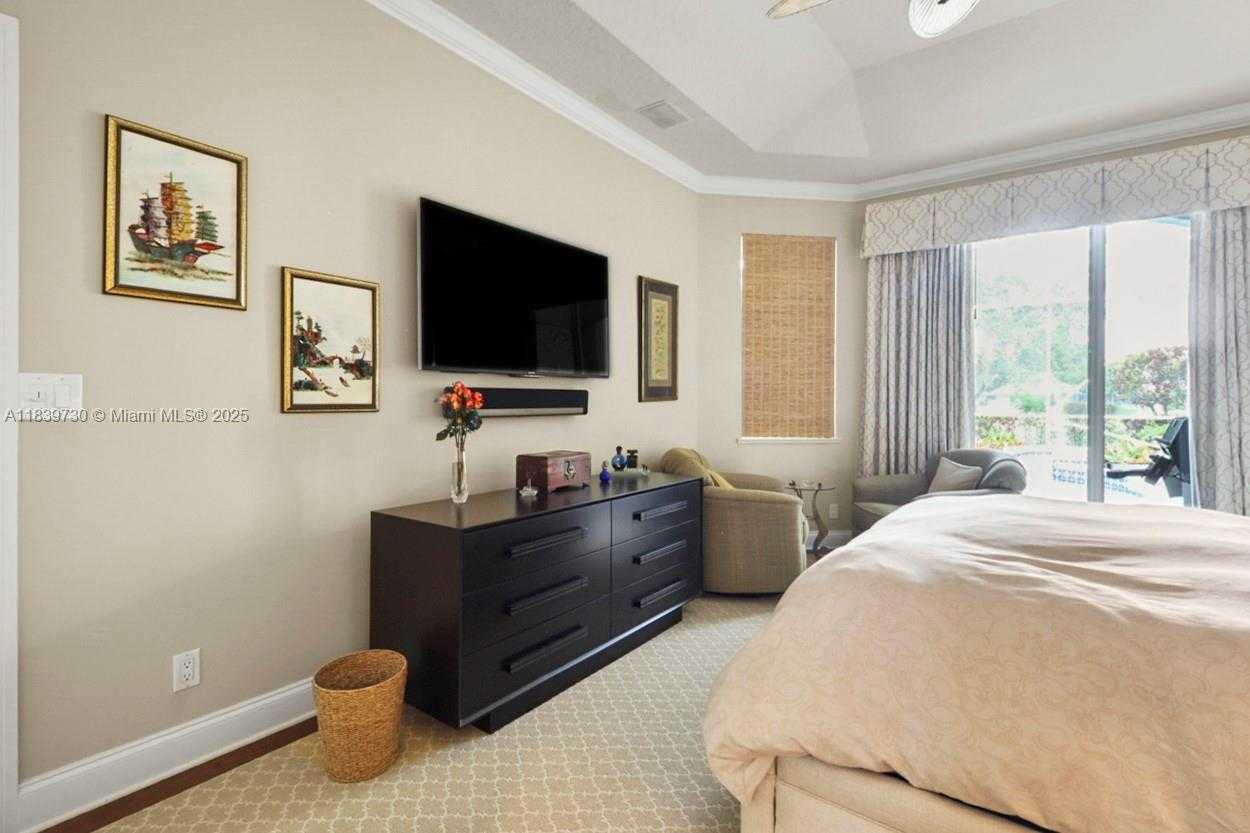 Small Image of 18650 SOUTH EAST RIVER RIDGE RD, Jupiter Number 16
