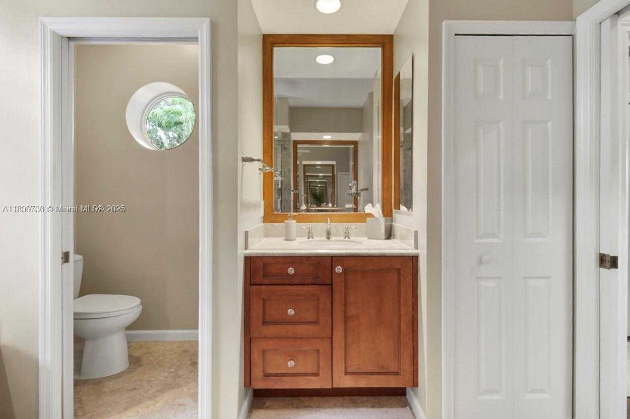 Small Image of 18650 SOUTH EAST RIVER RIDGE RD, Jupiter Number 23