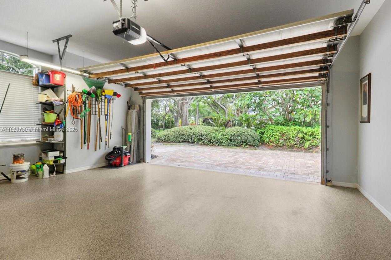 Small Image of 18650 SOUTH EAST RIVER RIDGE RD, Jupiter Number 33