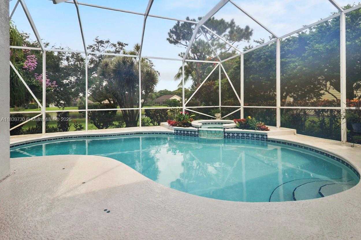 Small Image of 18650 SOUTH EAST RIVER RIDGE RD, Jupiter Number 36