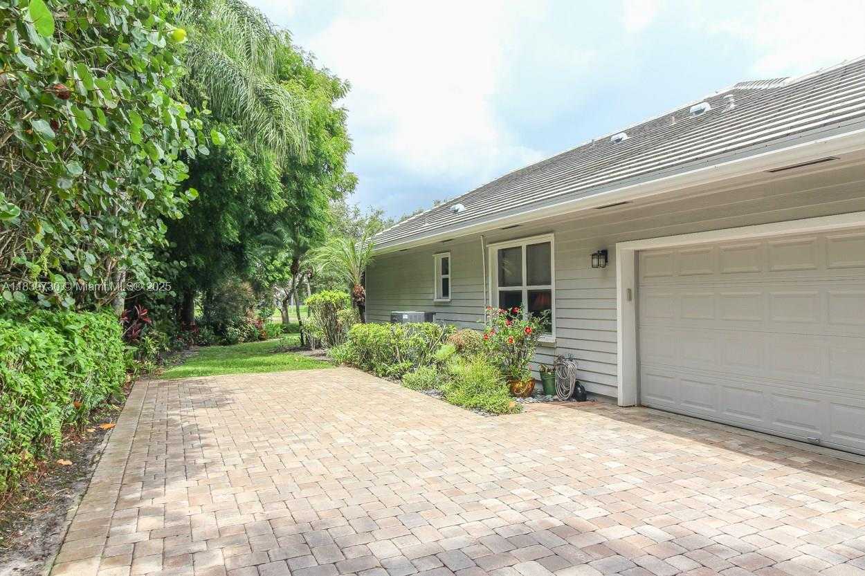 Small Image of 18650 SOUTH EAST RIVER RIDGE RD, Jupiter Number 44