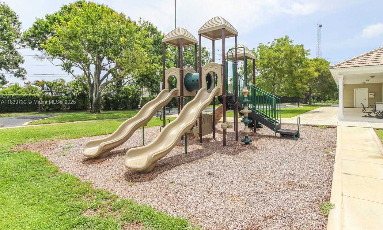 Small Image of 18650 SOUTH EAST RIVER RIDGE RD, Jupiter Number 46