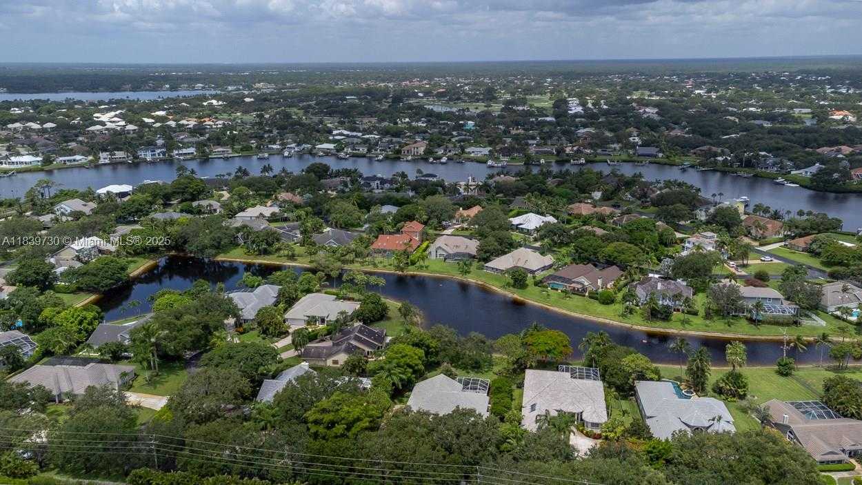 Small Image of 18650 SOUTH EAST RIVER RIDGE RD, Jupiter Number 51
