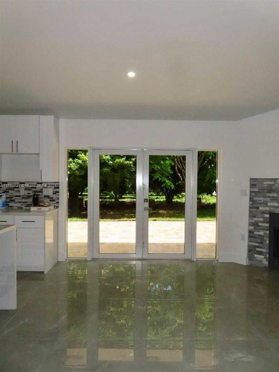 Small Image of 21991 SOUTH WEST 252ND ST, Homestead Number 11