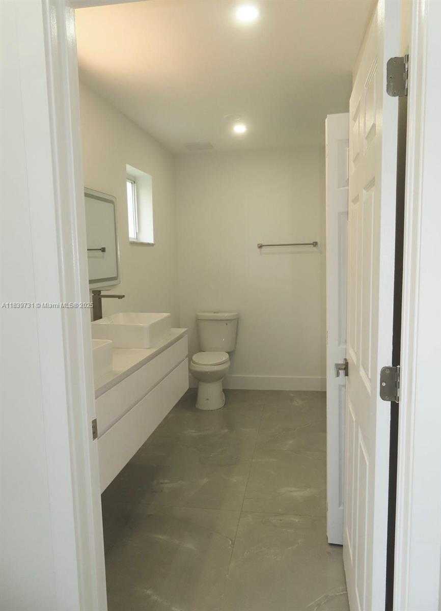 Small Image of 21991 SOUTH WEST 252ND ST, Homestead Number 16