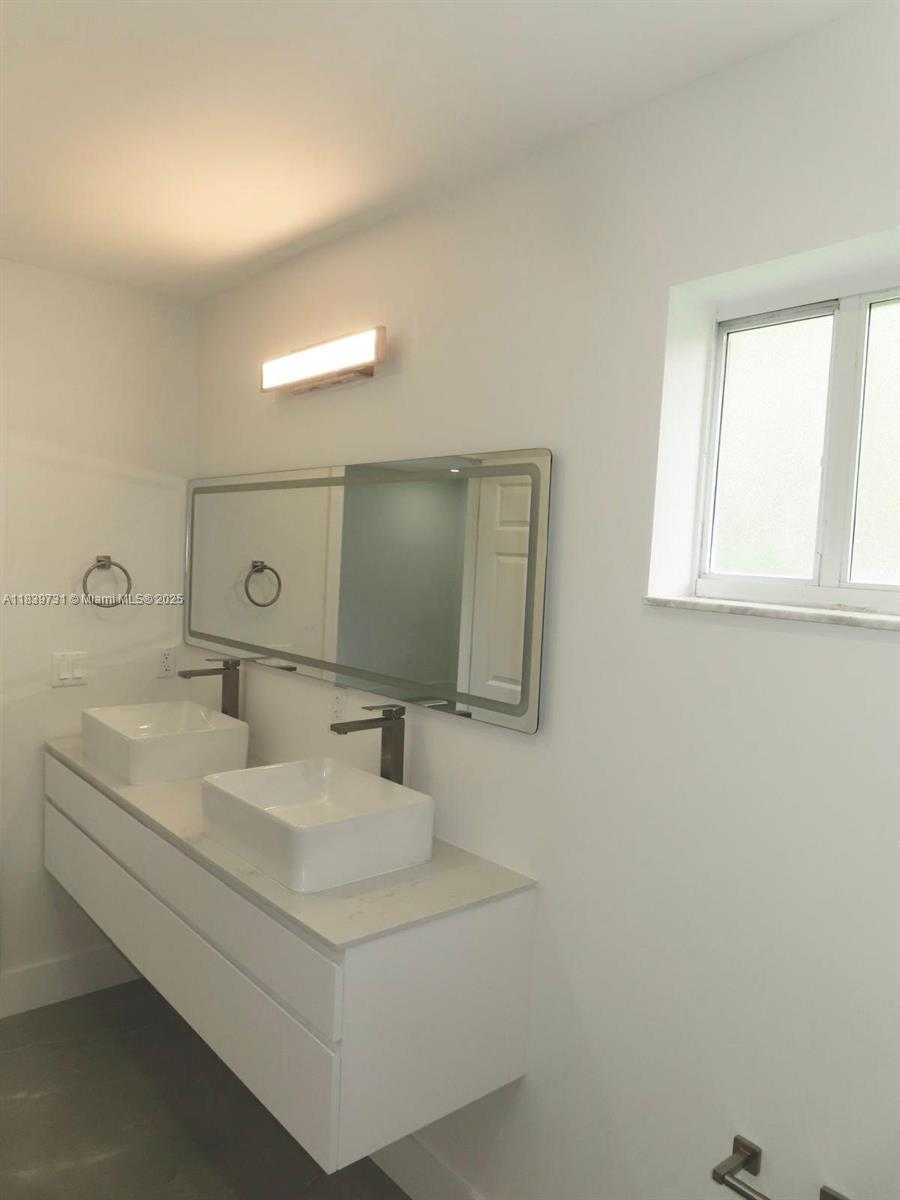 Small Image of 21991 SOUTH WEST 252ND ST, Homestead Number 17