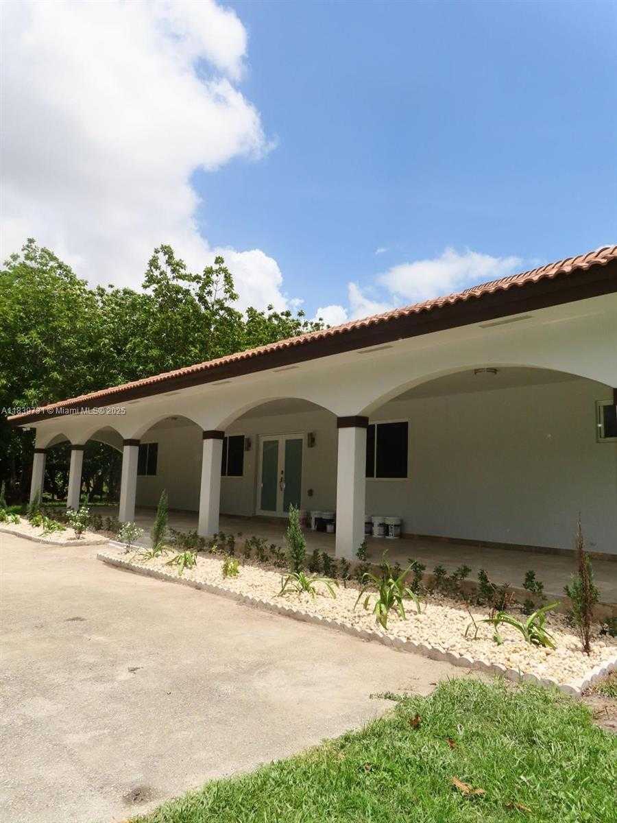 Small Image of 21991 SOUTH WEST 252ND ST, Homestead Number 3