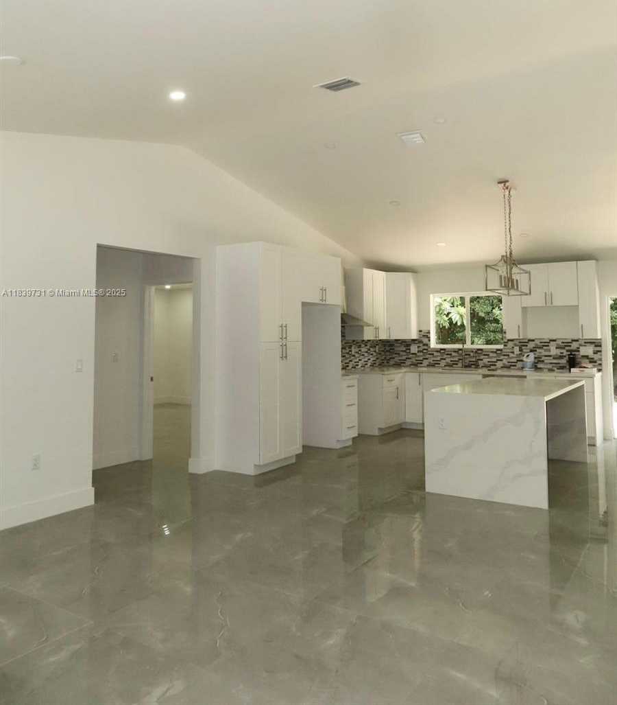 Small Image of 21991 SOUTH WEST 252ND ST, Homestead Number 6