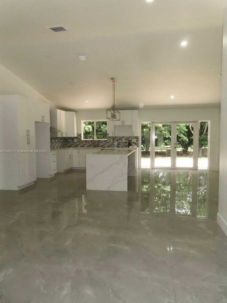 Small Image of 21991 SOUTH WEST 252ND ST, Homestead Number 8