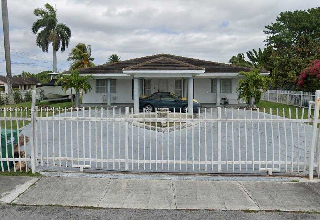 Small Image of 13895 SOUTH WEST 22ND ST, Miami Number 2