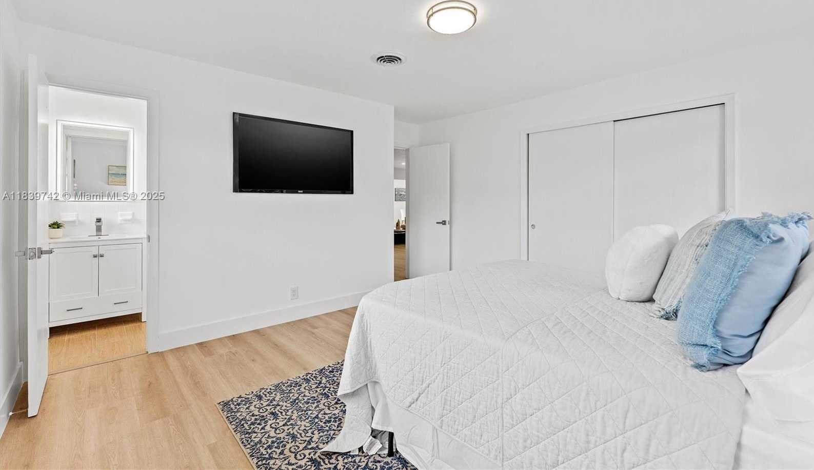 Small Image of 885 AZALEA CT, Plantation Number 13