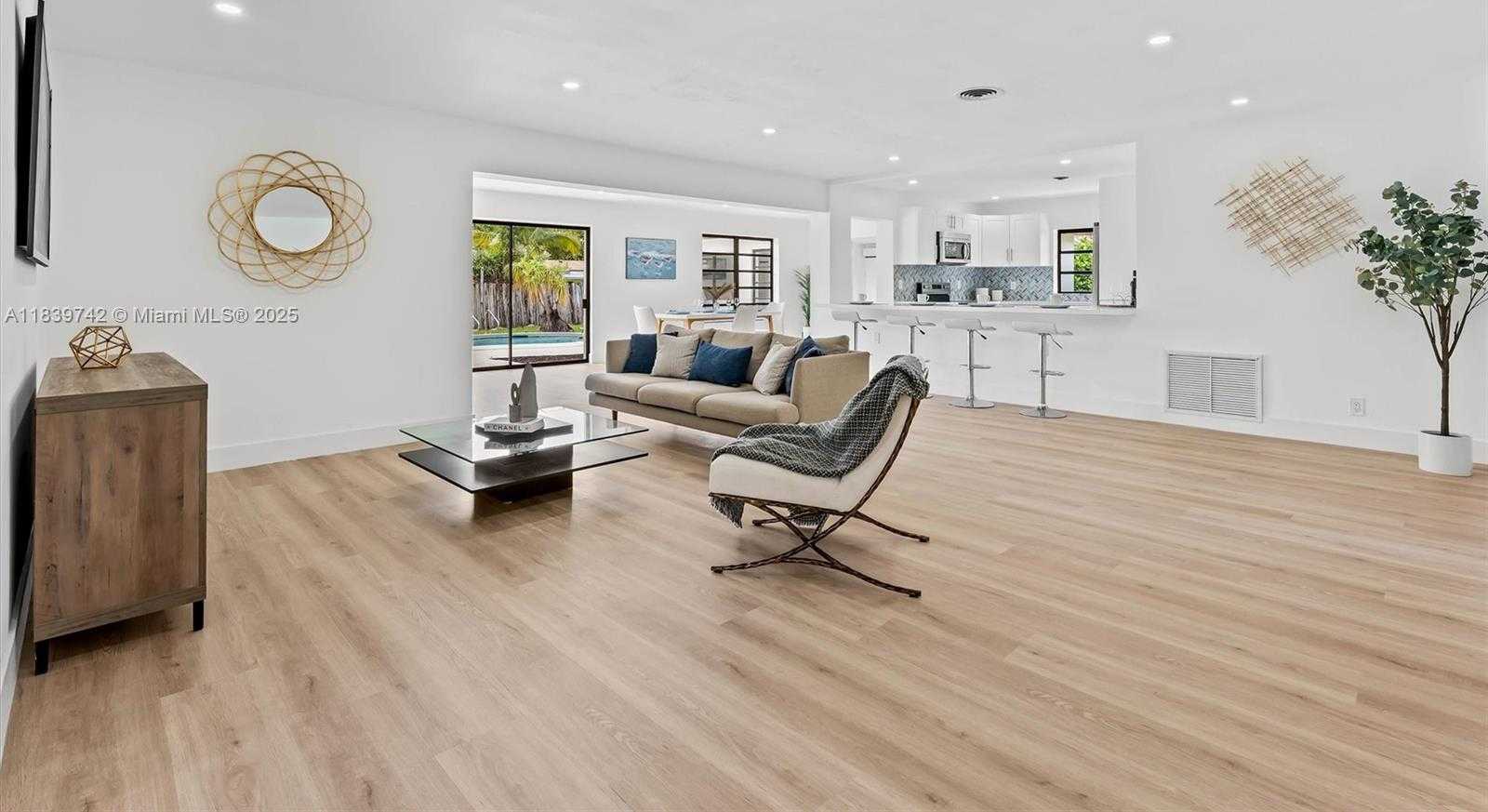 Small Image of 885 AZALEA CT, Plantation Number 2