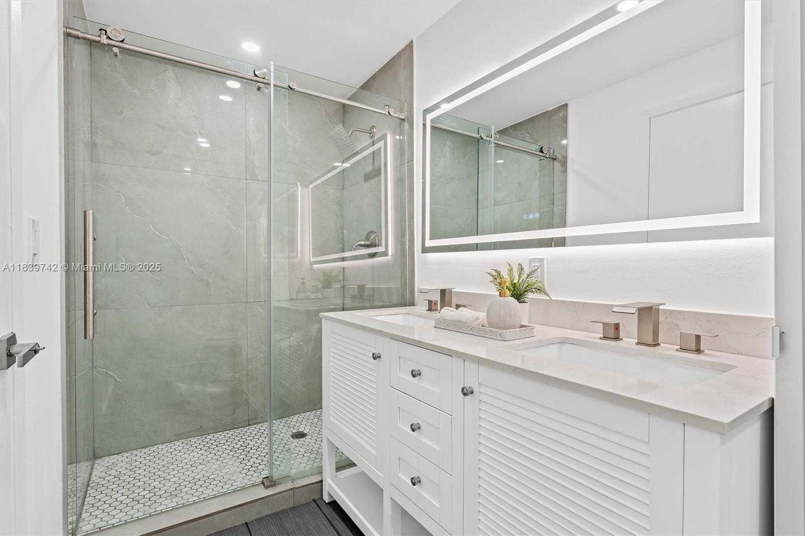 Small Image of 885 AZALEA CT, Plantation Number 24