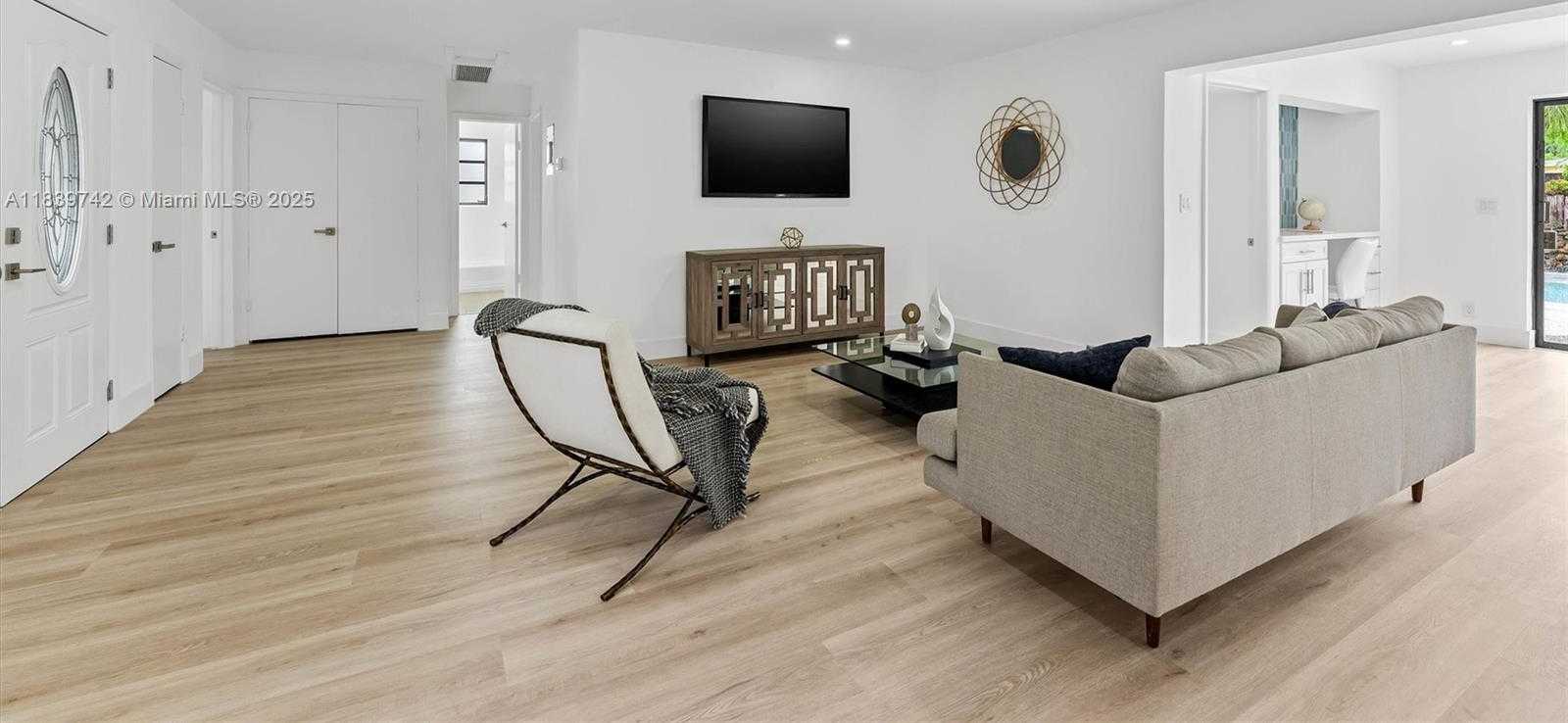 Small Image of 885 AZALEA CT, Plantation Number 3