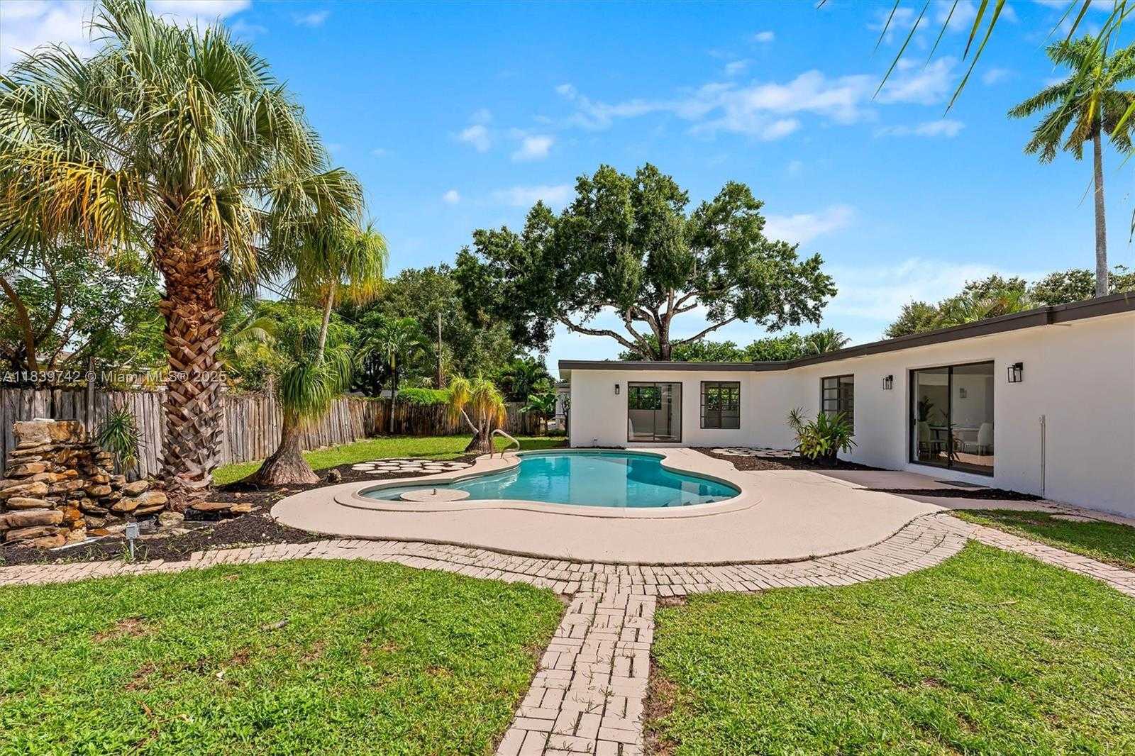 Small Image of 885 AZALEA CT, Plantation Number 32