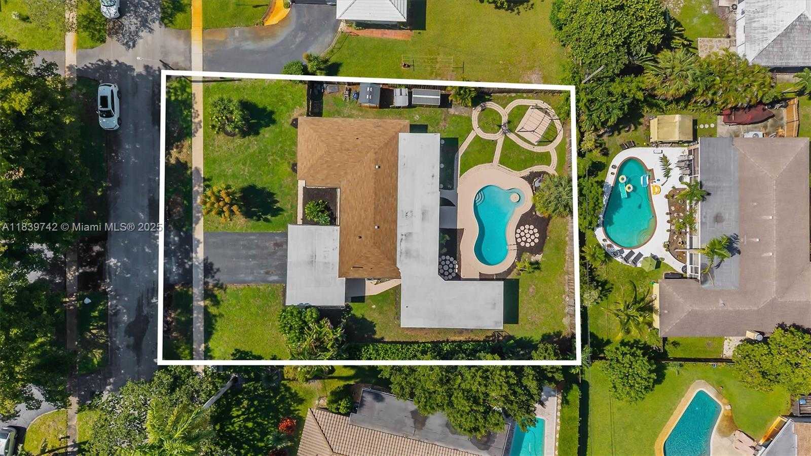 Small Image of 885 AZALEA CT, Plantation Number 37