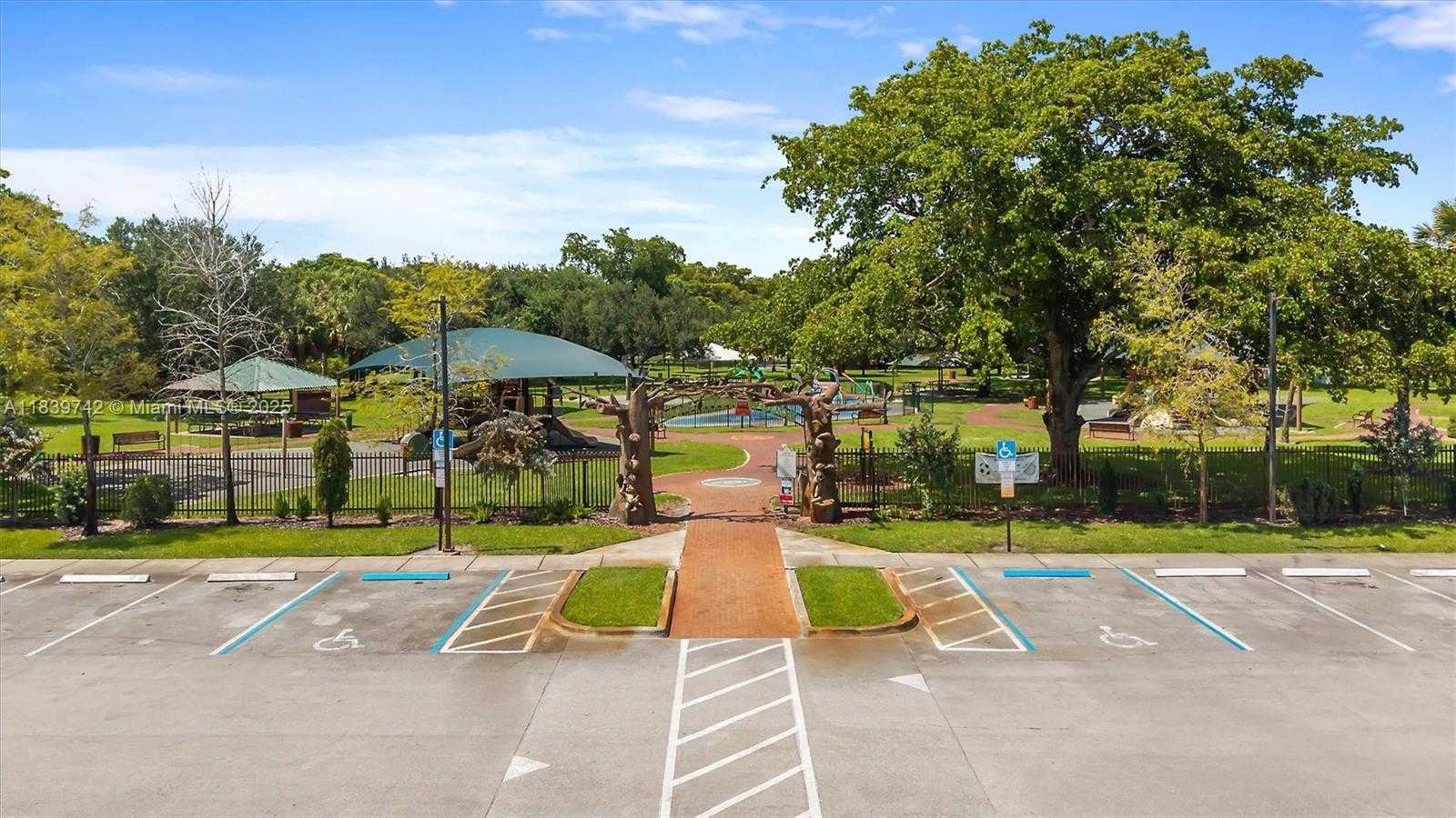 Small Image of 885 AZALEA CT, Plantation Number 38