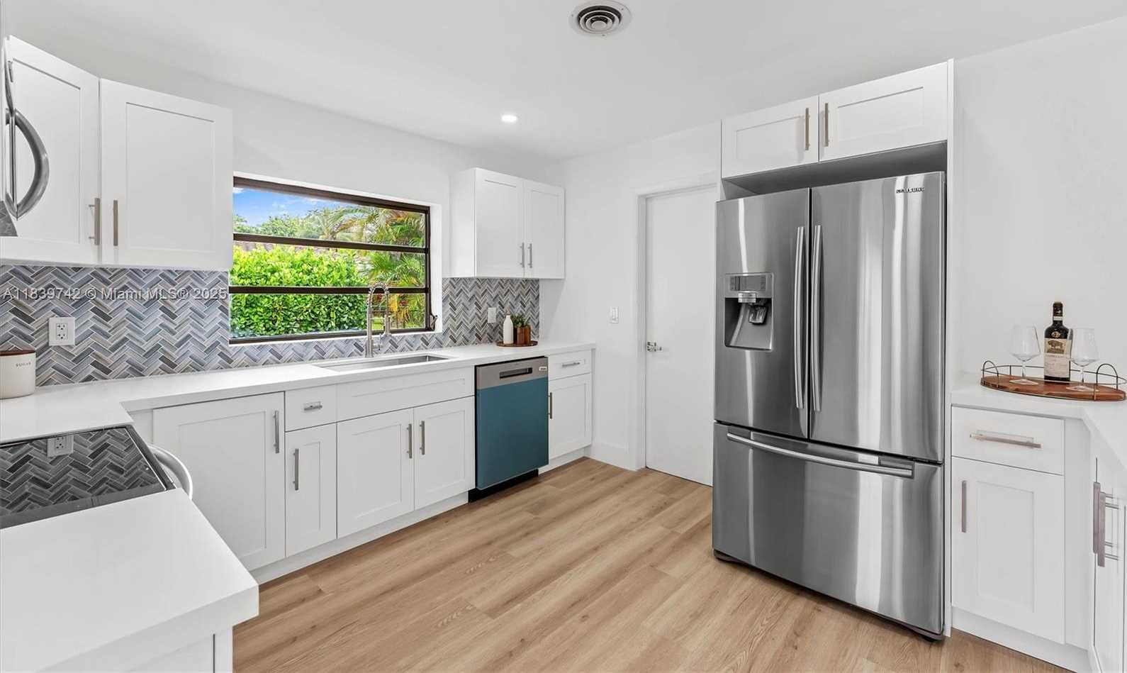 Small Image of 885 AZALEA CT, Plantation Number 7