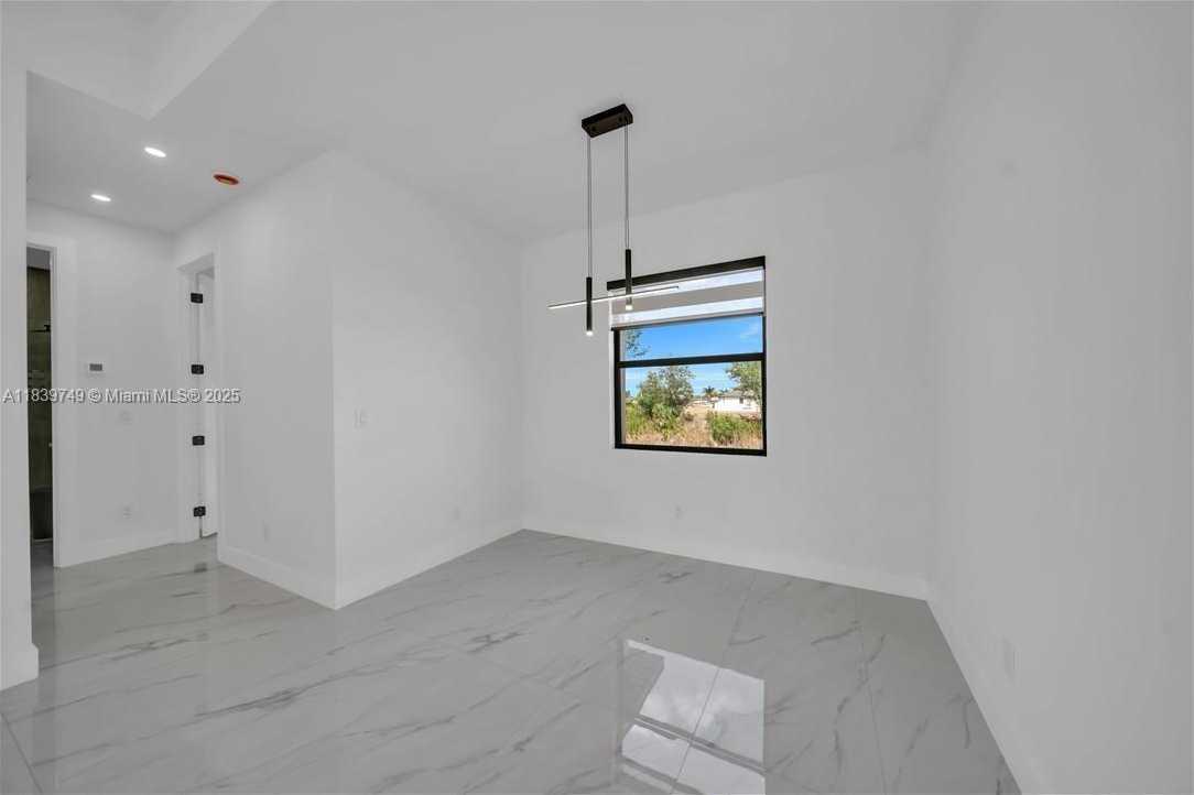 Small Image of 903 NE 23rd St, Cape Coral, FL 33909, USA Number 19