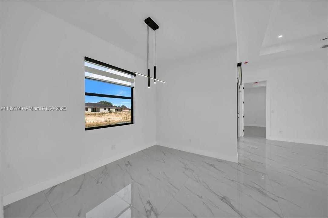 Small Image of 903 NE 23rd St, Cape Coral, FL 33909, USA Number 21