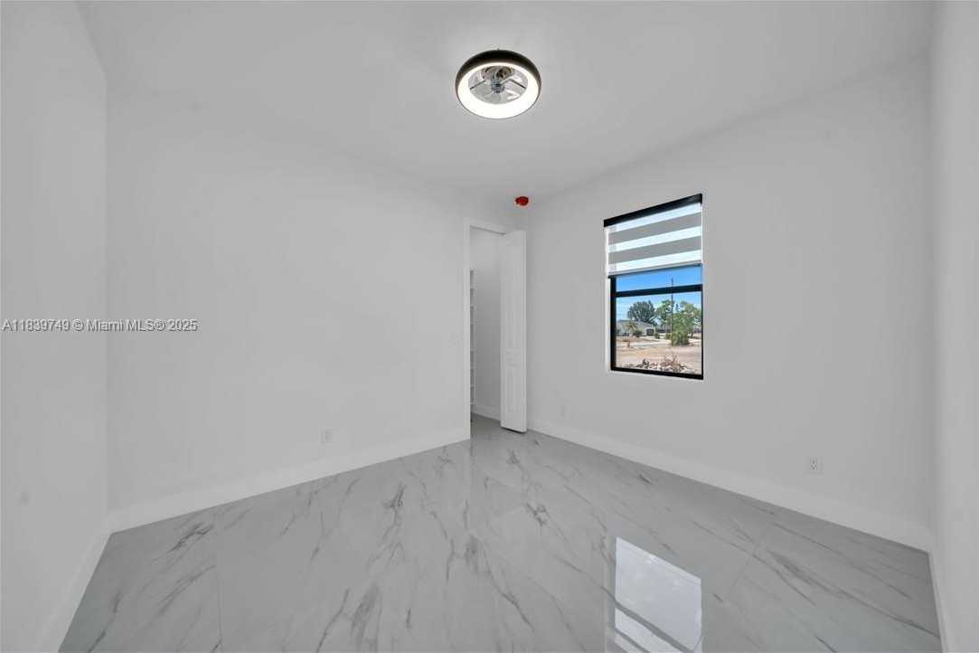 Small Image of 903 NE 23rd St, Cape Coral, FL 33909, USA Number 27
