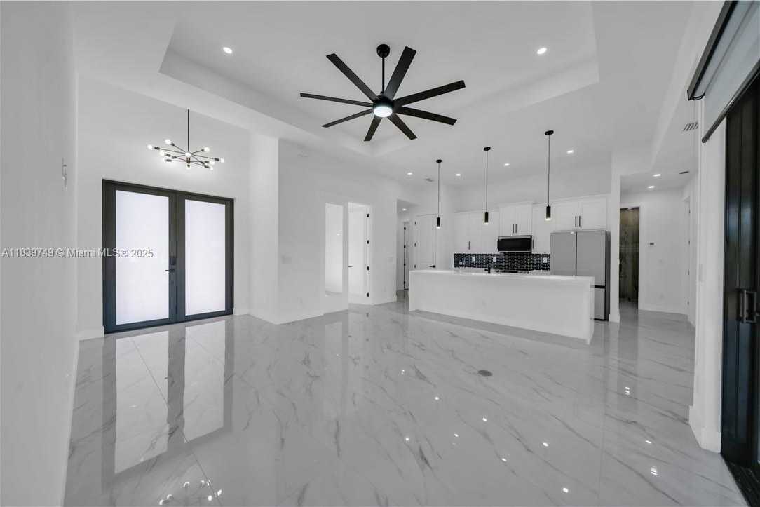 Small Image of 903 NE 23rd St, Cape Coral, FL 33909, USA Number 6