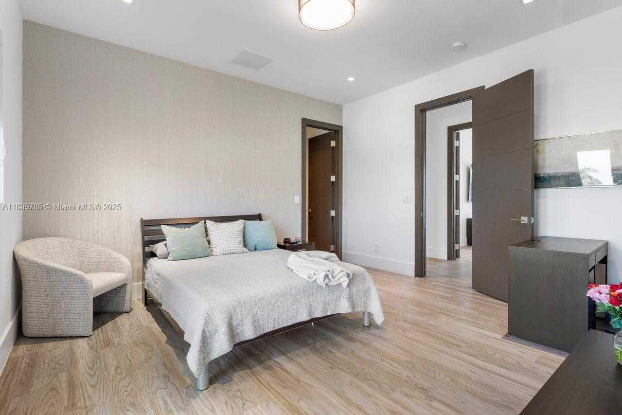 Small Image of 17900 SOUTH WEST 70TH PL, Southwest Ranches Number 41