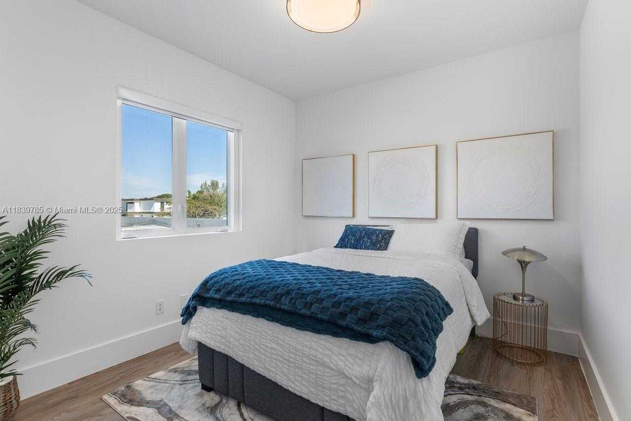 Small Image of 17900 SOUTH WEST 70TH PL, Southwest Ranches Number 44