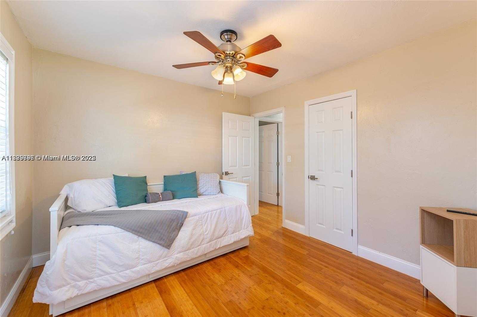 Small Image of 412 SOUTH WEST 16TH CT, Fort Lauderdale Number 12