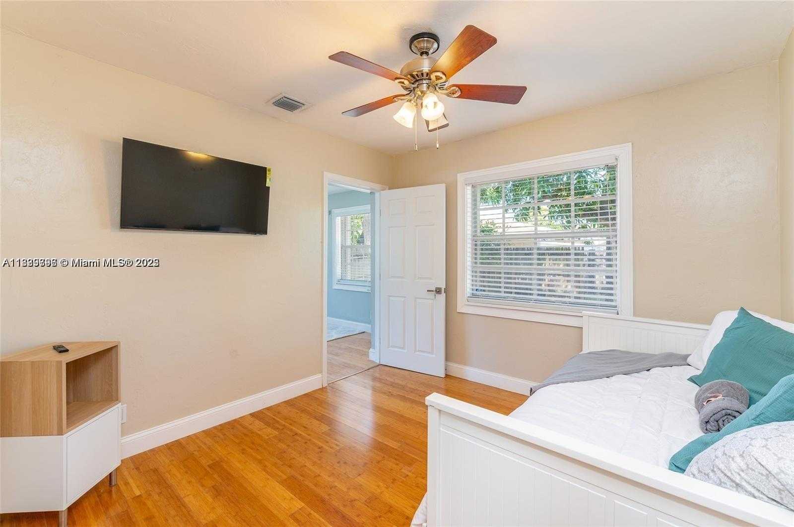 Small Image of 412 SOUTH WEST 16TH CT, Fort Lauderdale Number 14