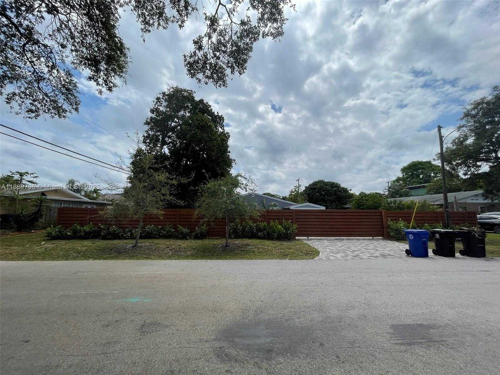 Small Image of 412 SOUTH WEST 16TH CT, Fort Lauderdale Number 25