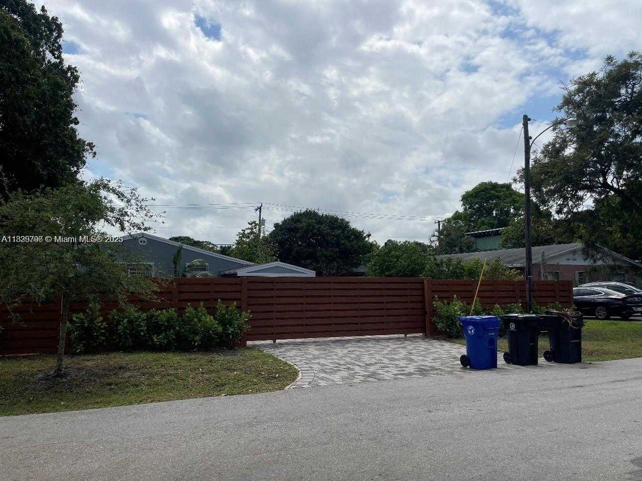 Small Image of 412 SOUTH WEST 16TH CT, Fort Lauderdale Number 30