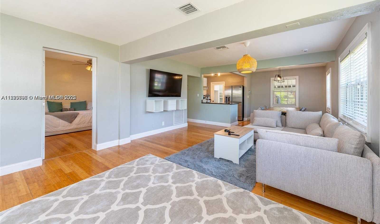 Small Image of 412 SOUTH WEST 16TH CT, Fort Lauderdale Number 8