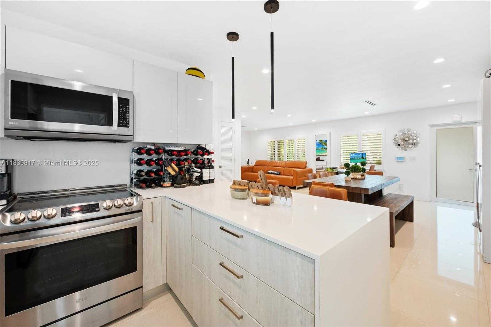 Small Image of 2511 TEQUESTA LN, Coconut Grove Number 14