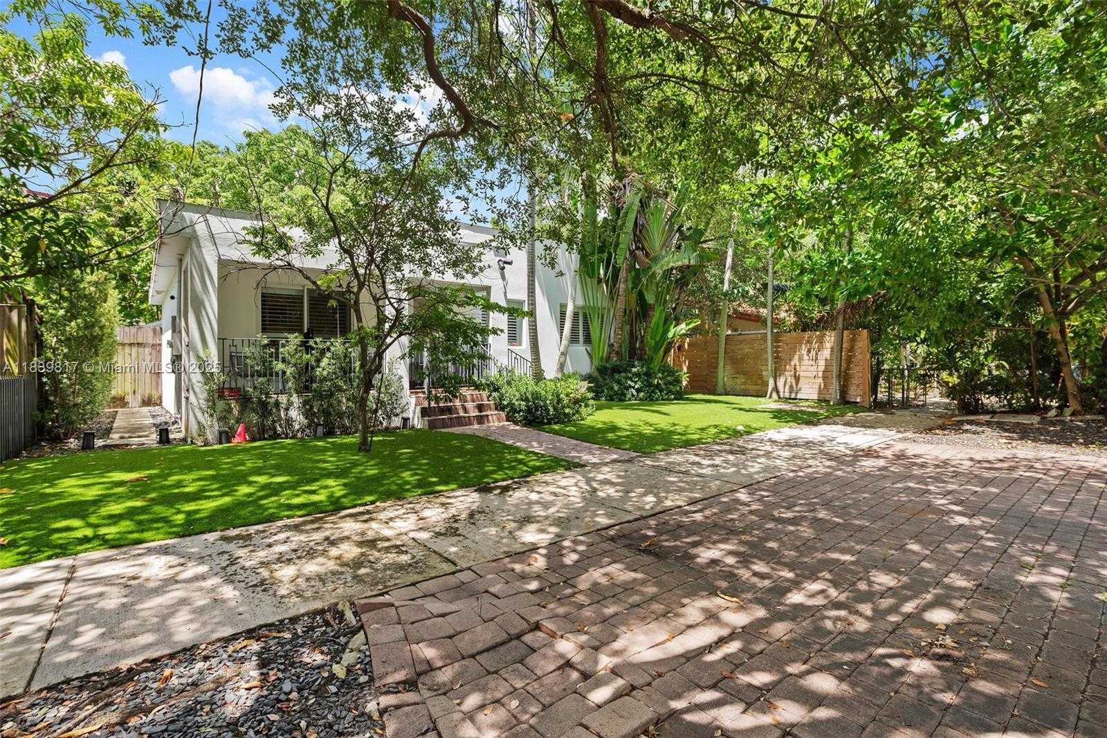 Small Image of 2511 TEQUESTA LN, Coconut Grove Number 2