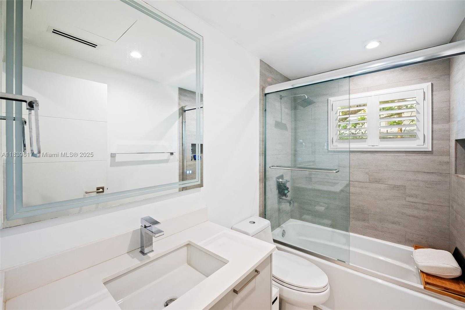 Small Image of 2511 TEQUESTA LN, Coconut Grove Number 21