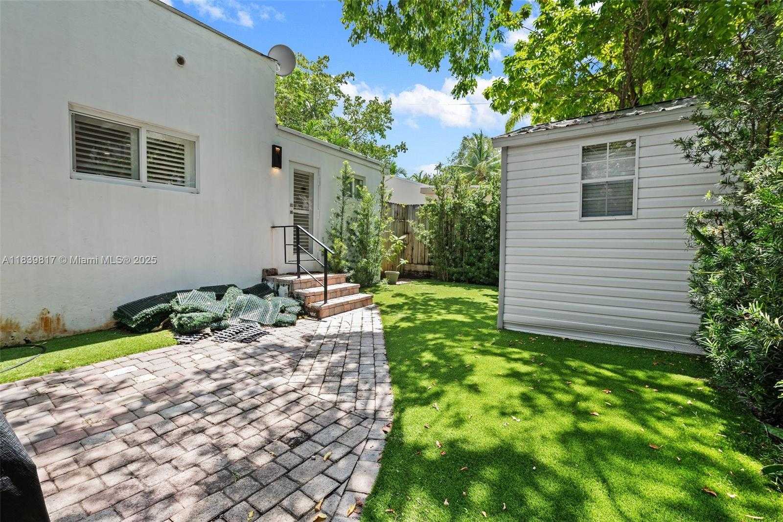 Small Image of 2511 TEQUESTA LN, Coconut Grove Number 24
