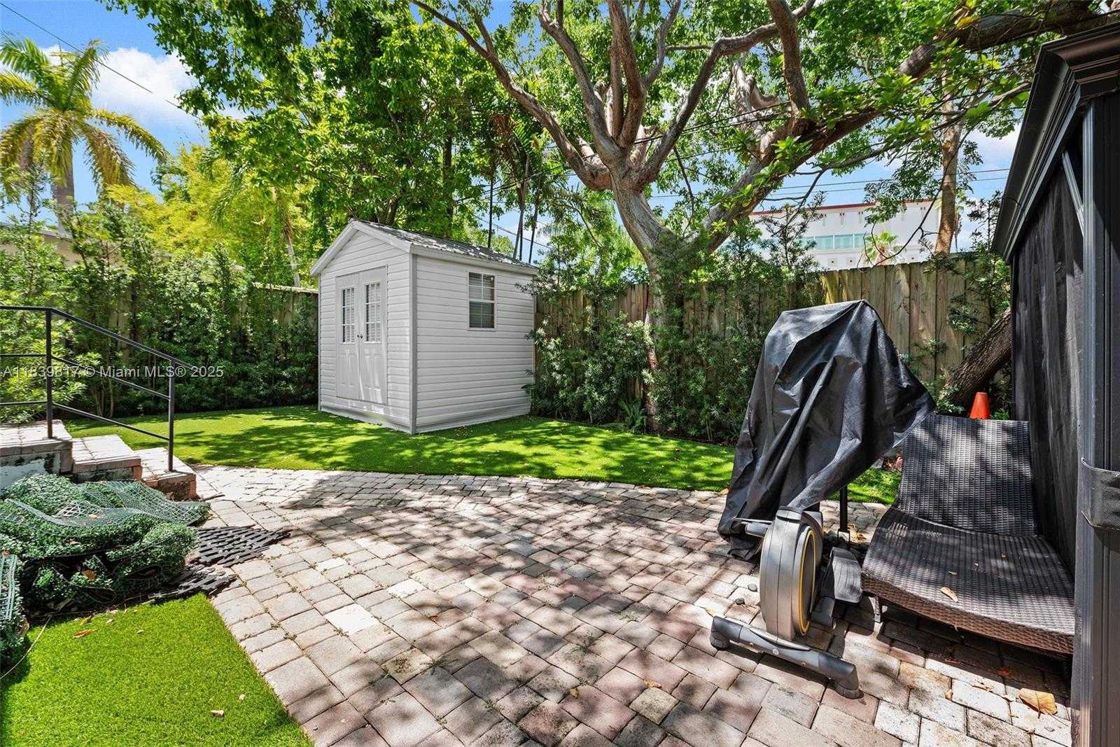 Small Image of 2511 TEQUESTA LN, Coconut Grove Number 25
