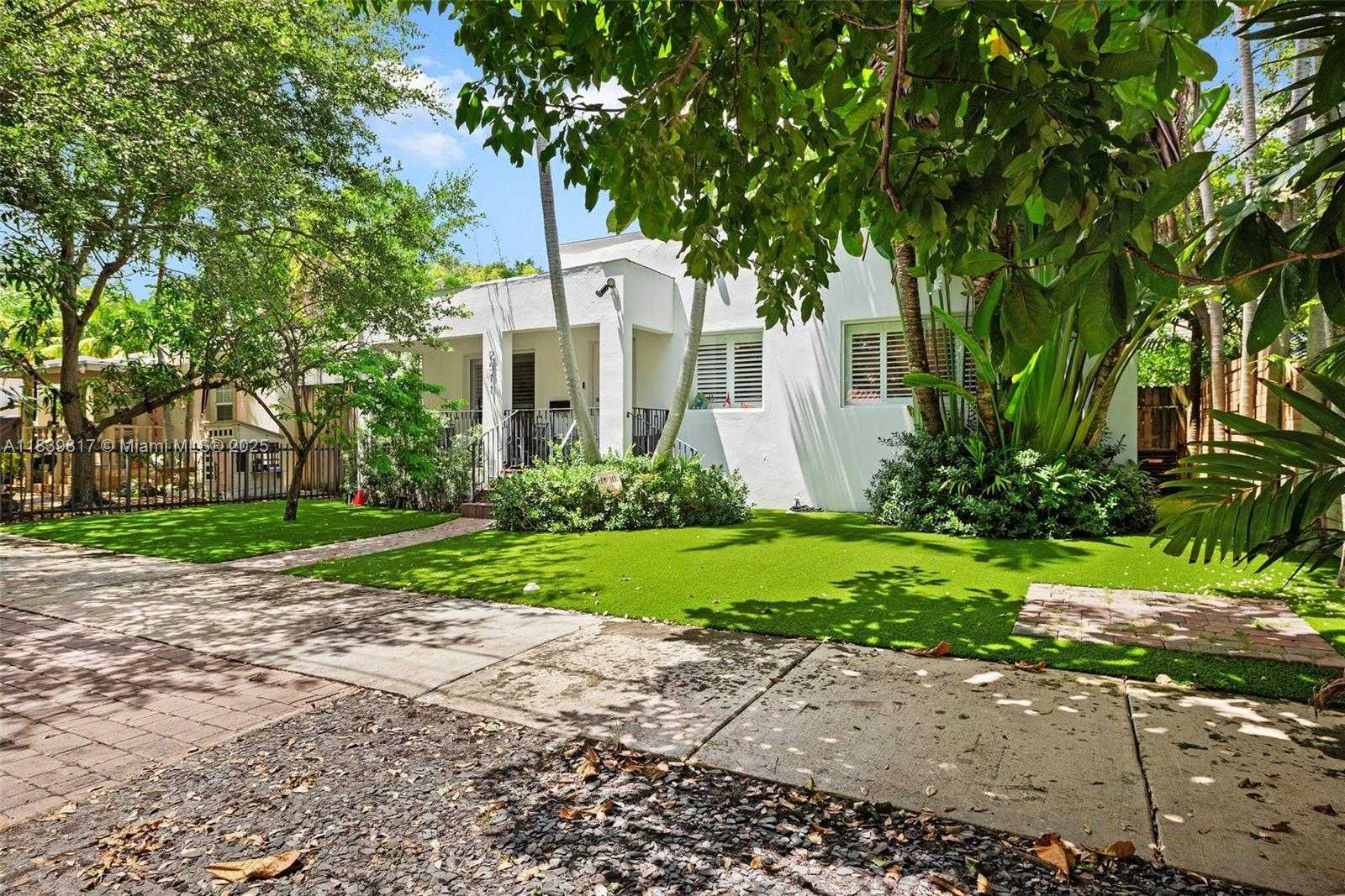 Small Image of 2511 TEQUESTA LN, Coconut Grove Number 3