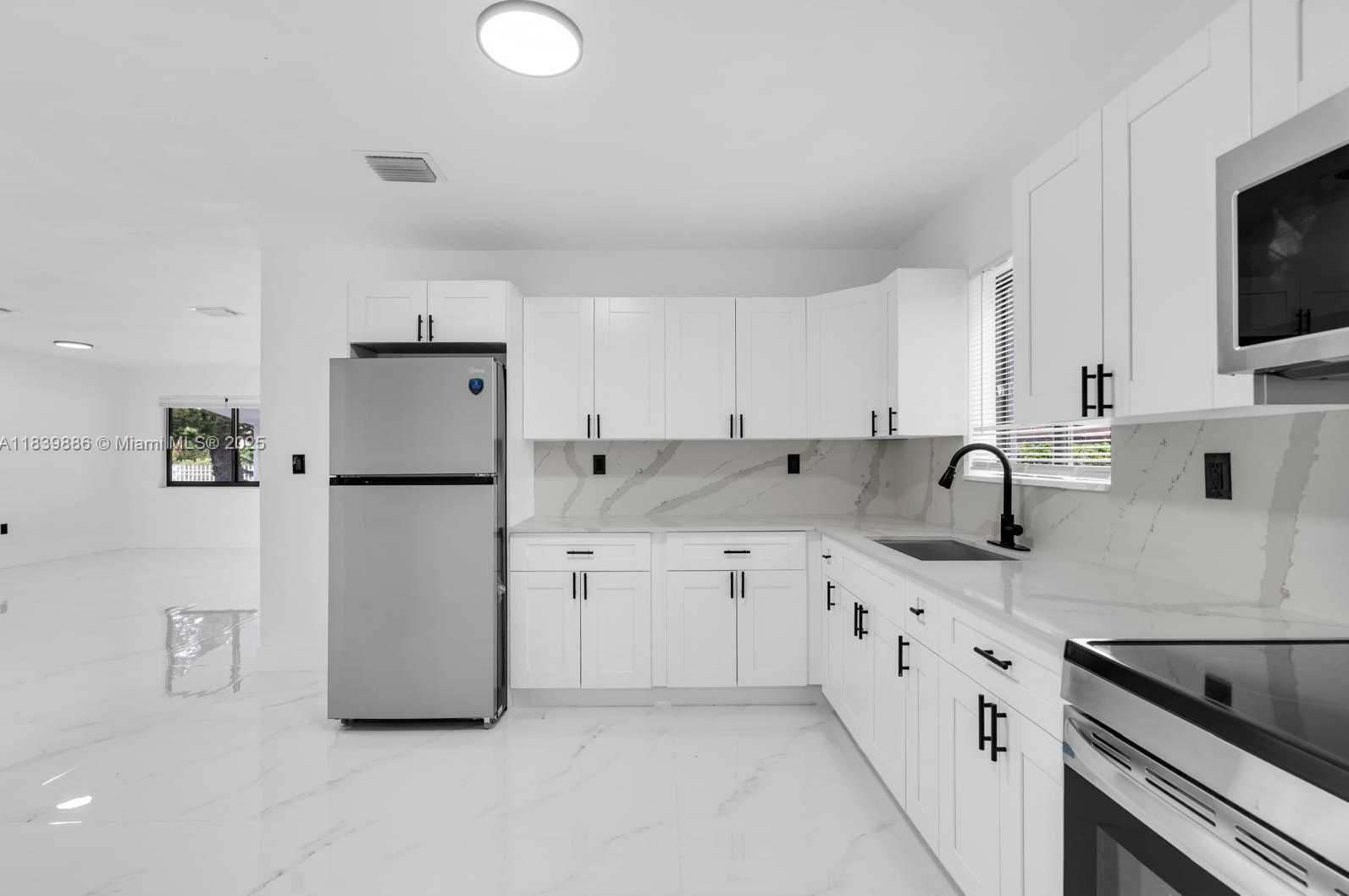Small Image of 1041 NORTH WEST 199TH ST, Miami Gardens Number 11